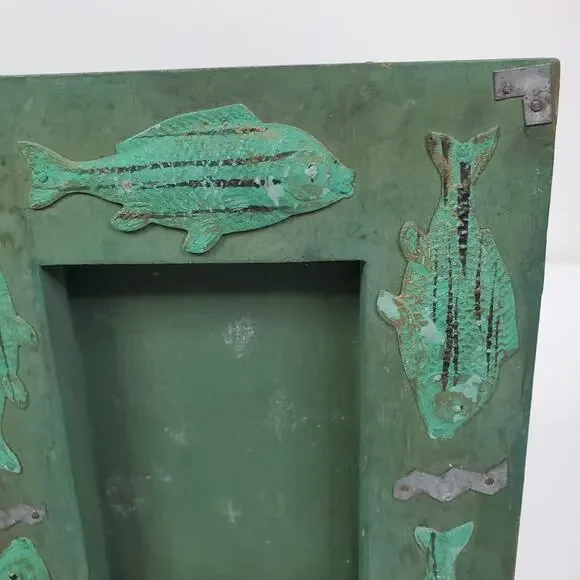 Green Wood Picture Frame With Metal Fish Accents 3" x 4.5" Photo Opening - Picture 2 of 9